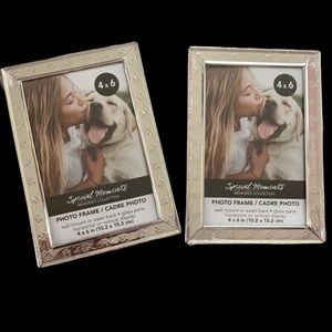 Brand new set of dog/cat print detailed frames